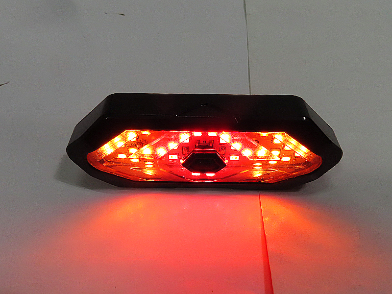 깜박등(USB충전, COB LED, FY-1820, 6기능, 방향지시, 무선조정)